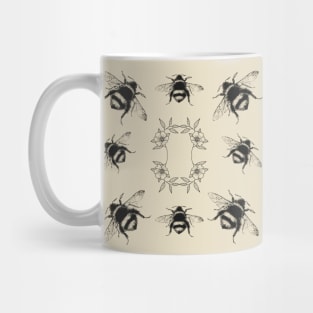 Bumblebees pattern - Victorian Illustration Mug